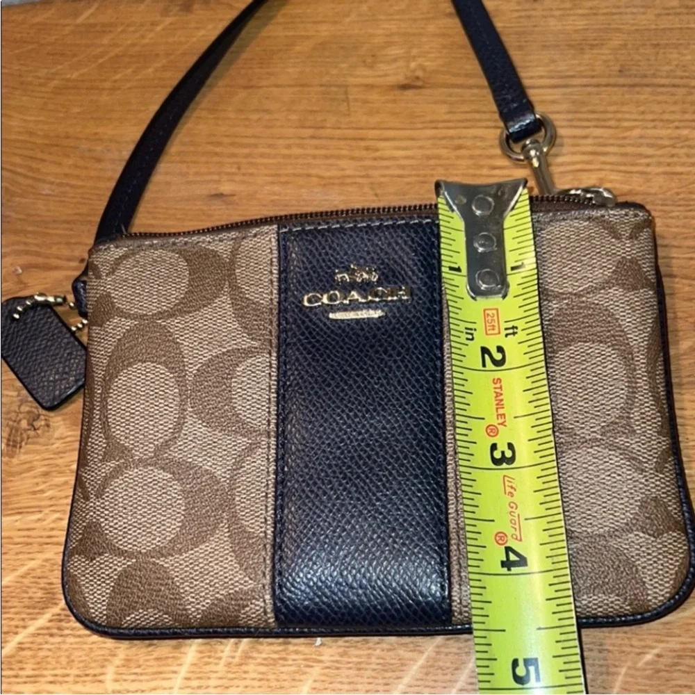 Coach wristlet classic